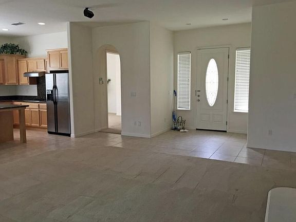 3rd image of 125 Lochness Ct