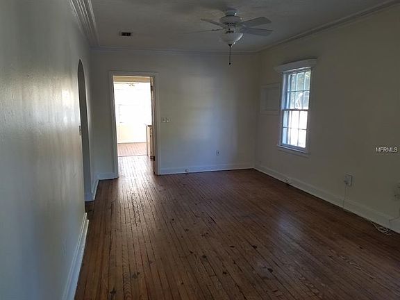3rd image of 902 32nd St