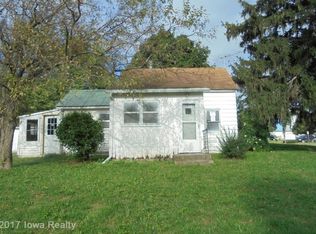 722 N 5th St, Winterset, IA 50273