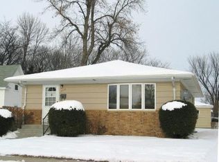 2220 7th Ave N, Grand Forks, ND 58203