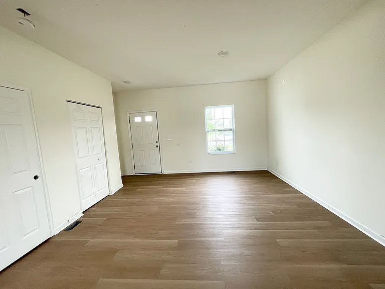 688 Keystone Way — Photo 8