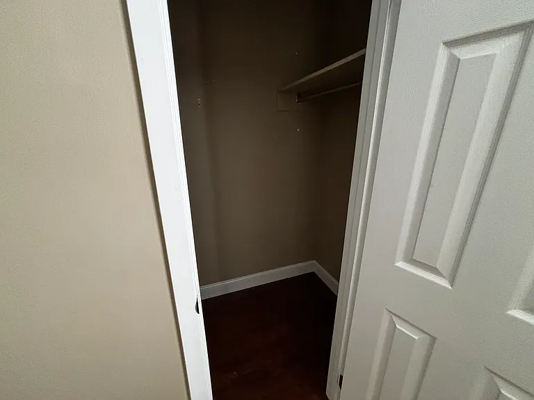 204 Windsor Ln — Photo 11