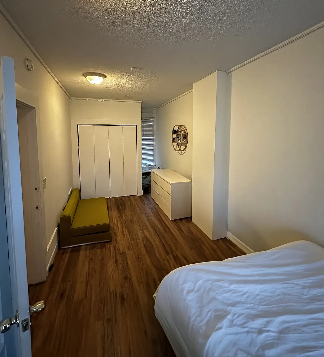 3 bed, 900 sqft, $2,495 — Photo 2