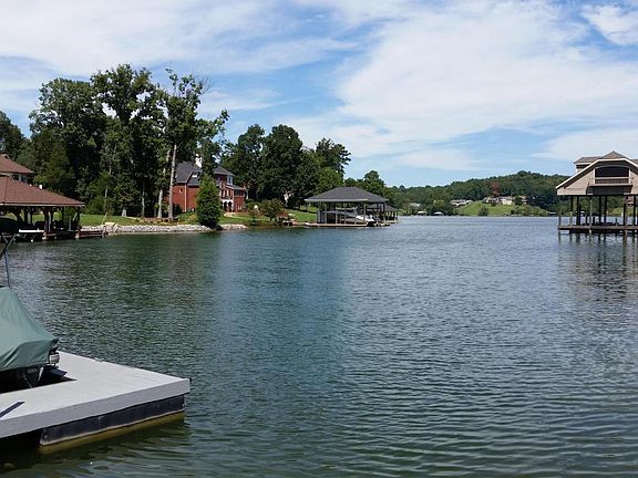 5th image of 160 Lake Crest Dr