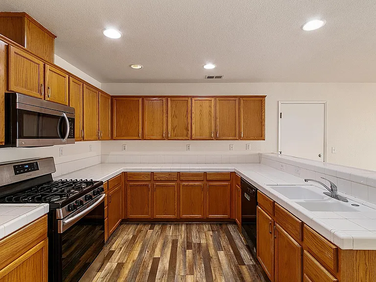 3215 Puffin Cir — Photo 6