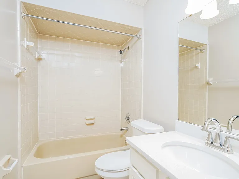 2677 Aberdeen Ct — Photo 16