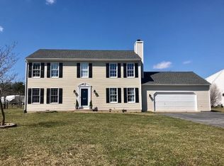 37 Meadowdale Dr, Stuarts Draft, VA 24477