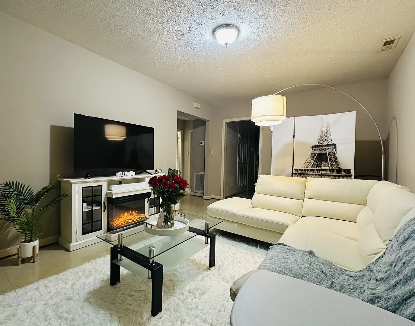 Lovely 2 bedroom 1 bath basement apartment close to hospitals and downtown! — Photo 3