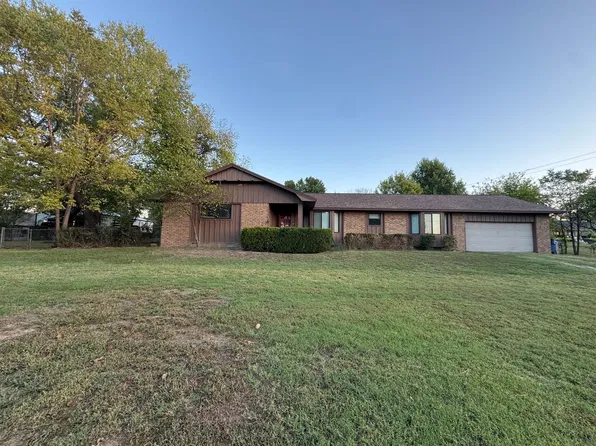 1298 E Main St, Gentry, AR 72734