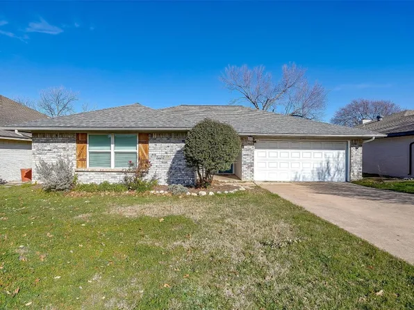 3940 Singleleaf Ln, Fort Worth, TX 76133