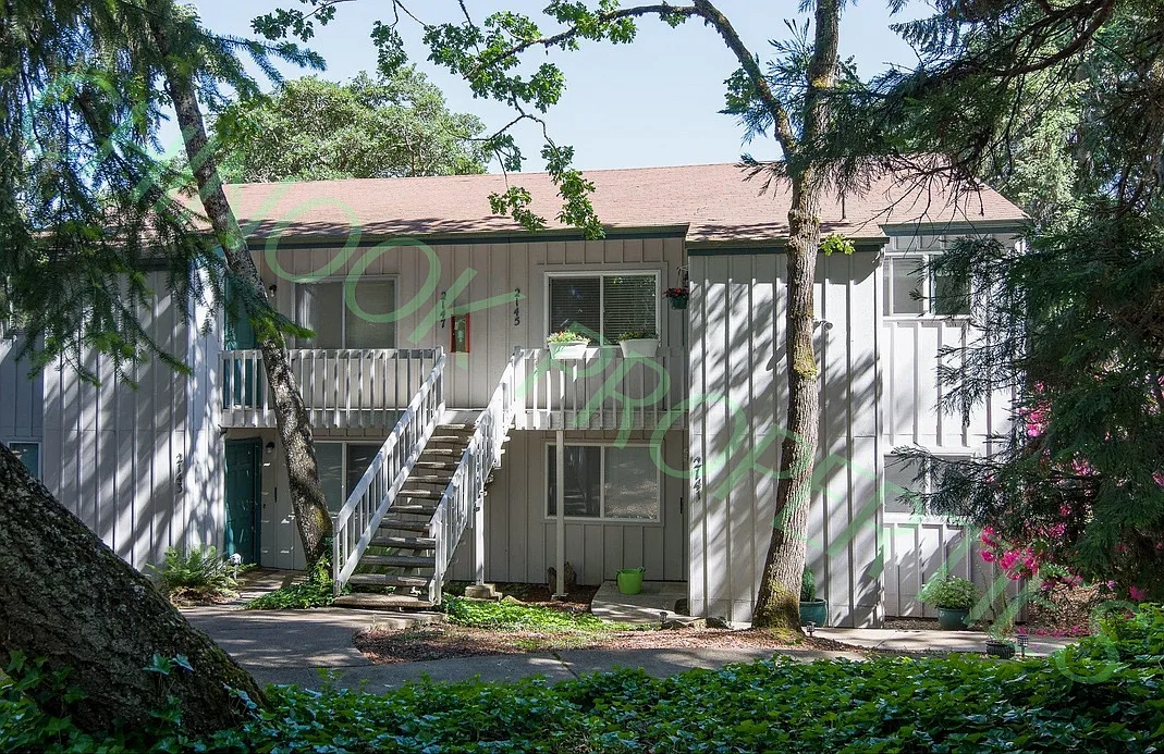 1 Bedroom Condo in Southwest Eugene — Photo 2