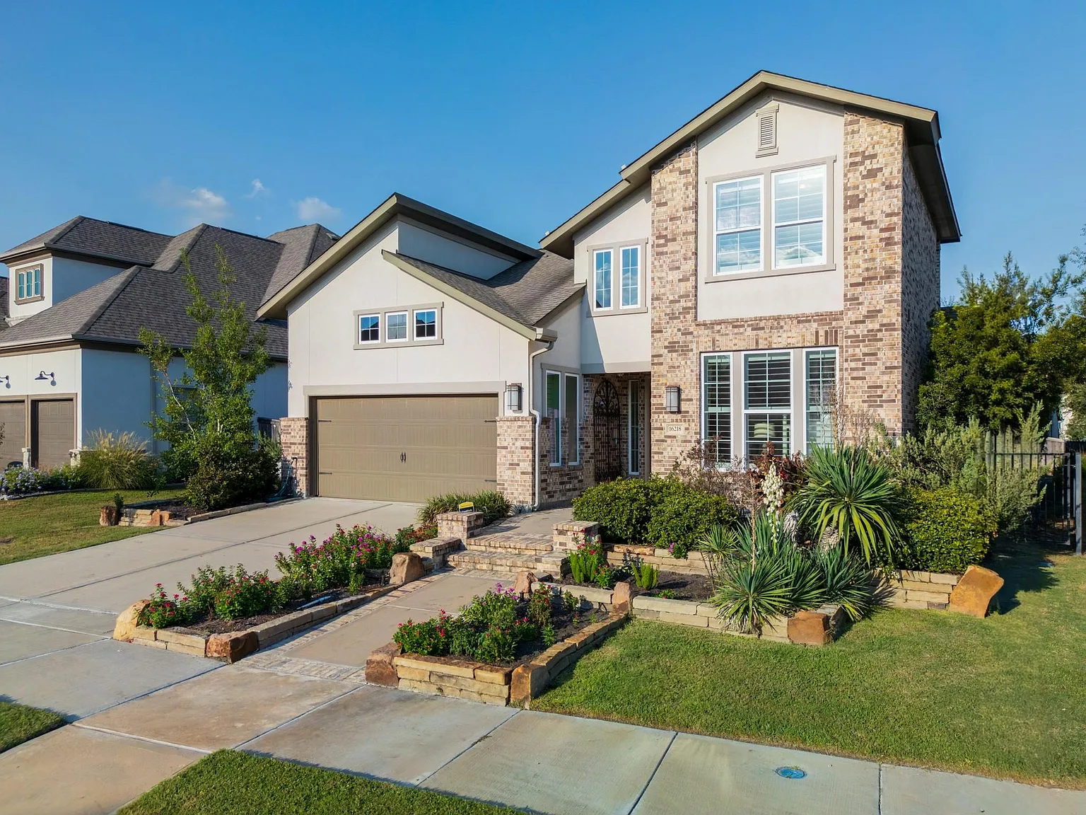3 bed, 3.0 bath, 2626 sqft, $3,000 — Photo 1