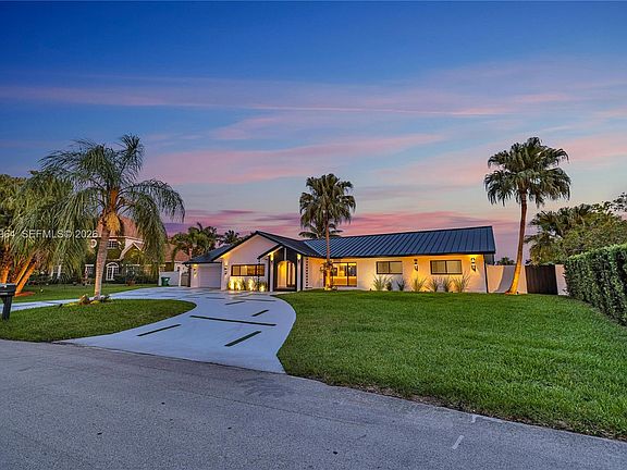 5th image of 10600 SW 140th St