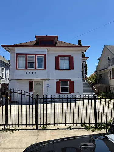 1930 Irving Ave #1930 Photo 1