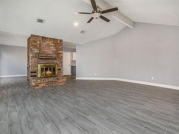 4th image of 2215 Kingston Ct