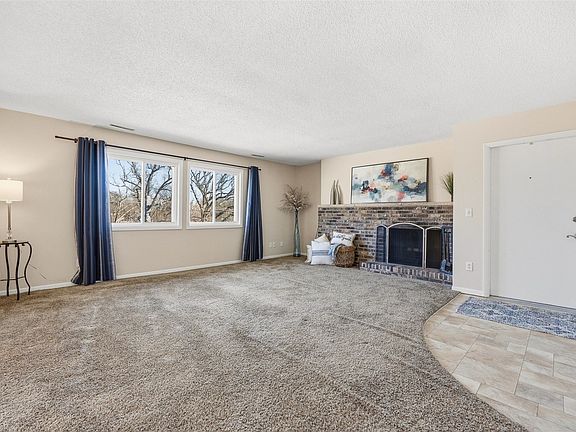 4th image of 1728 Applewood Pl NE