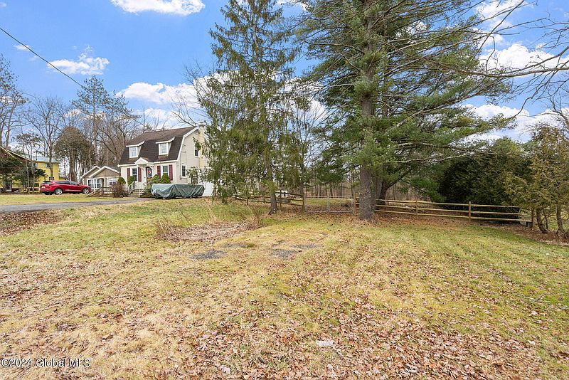 4th image of 66 Kallen Avenue