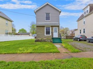 411 W Poplar St, Grove City, PA