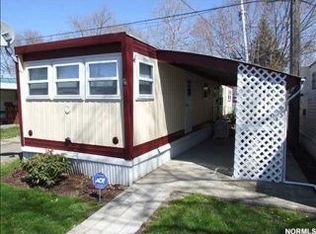 17 Colonial St, Cleveland, OH 44110