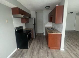 2145 McKnight Rd N #202, Saint Paul, MN 55109