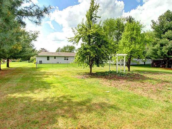 4th image of 66036 Evergreen Dr