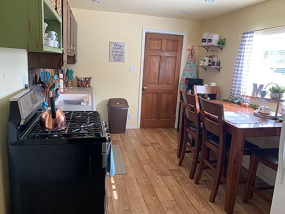 3rd image of 301 Herriman St