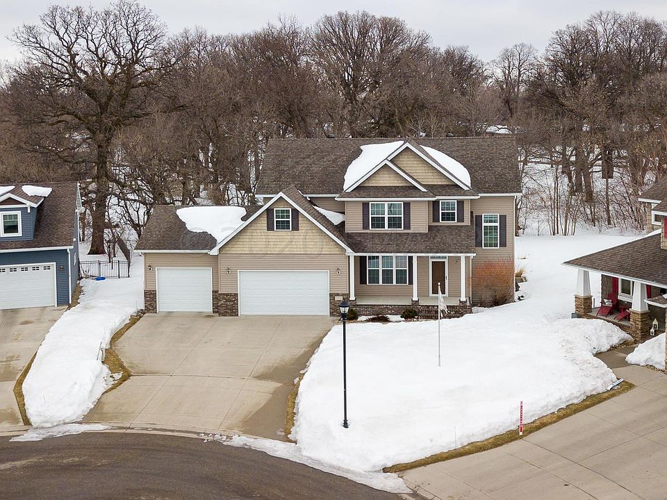 1st image of 222 36 1/2 Avenue Pl E