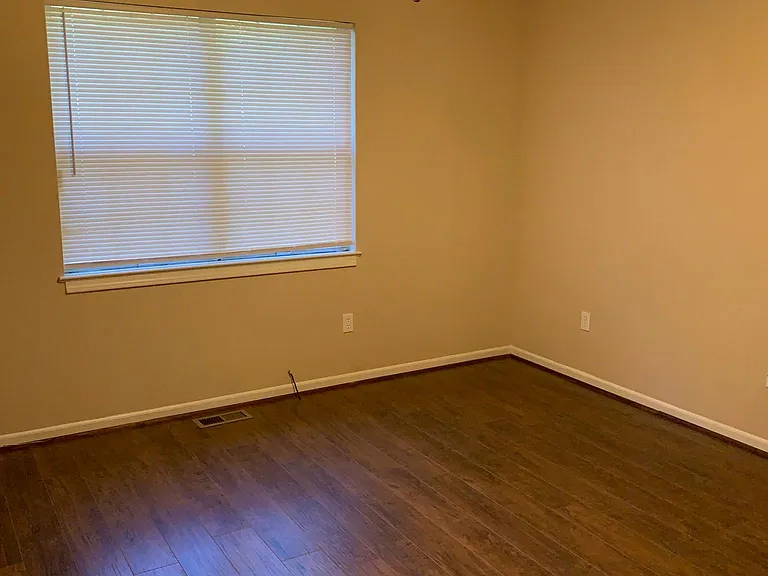 420 Oscar St — Photo 4