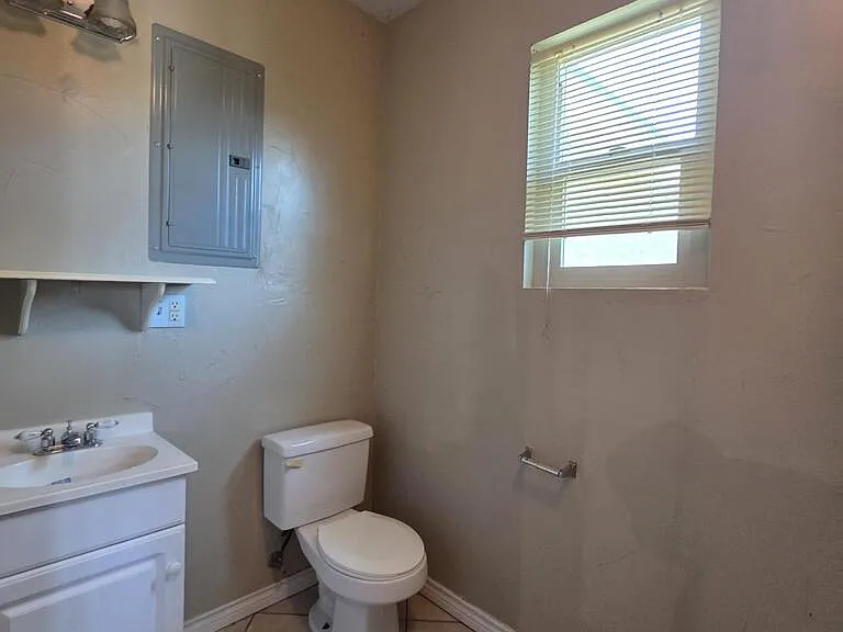 333 W Nimitz St — Photo 8