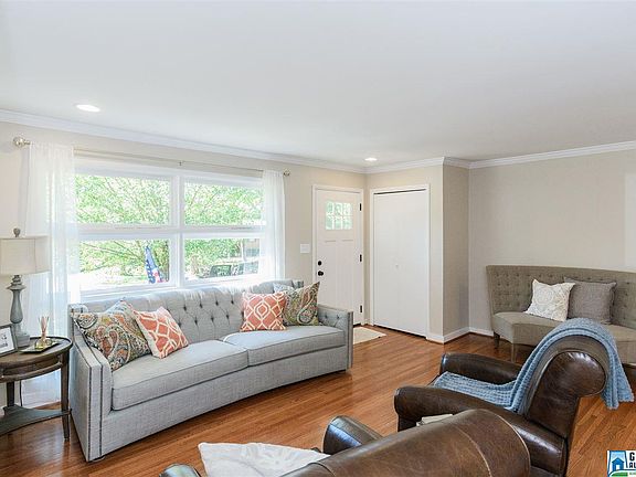 4th image of 2333 Farley Pl