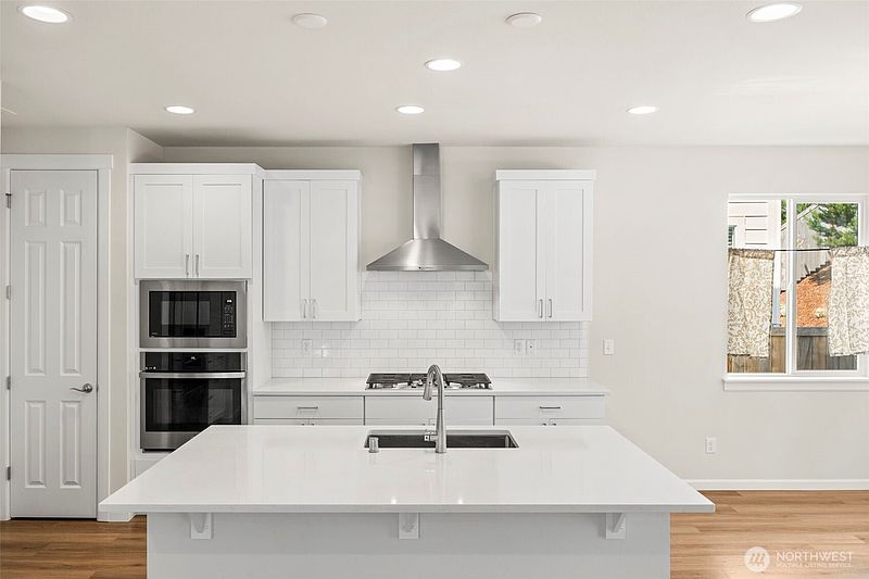 4th image of 4529 Bristol Lane SE