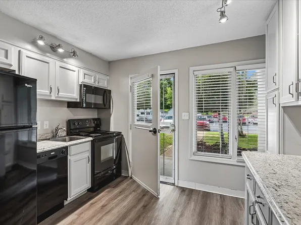 3589 Covington Pike APT 112, Memphis, TN 38128