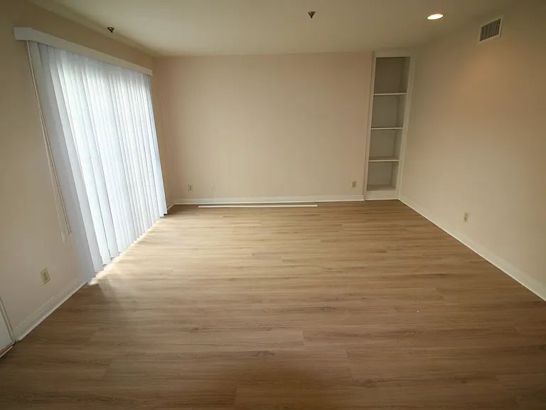 10387 Almayo Ave #1 — Photo 3