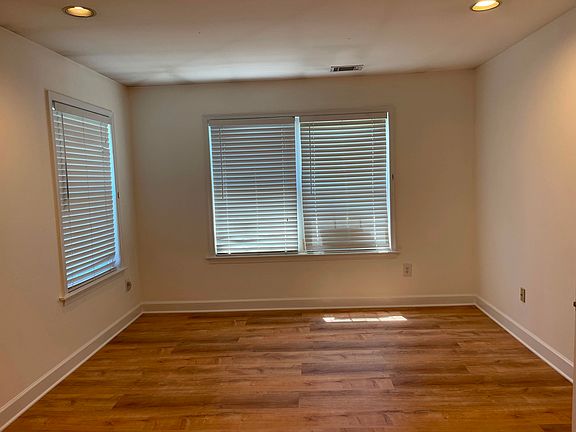 5th image of 409 Yorkshire Pl Unit 409