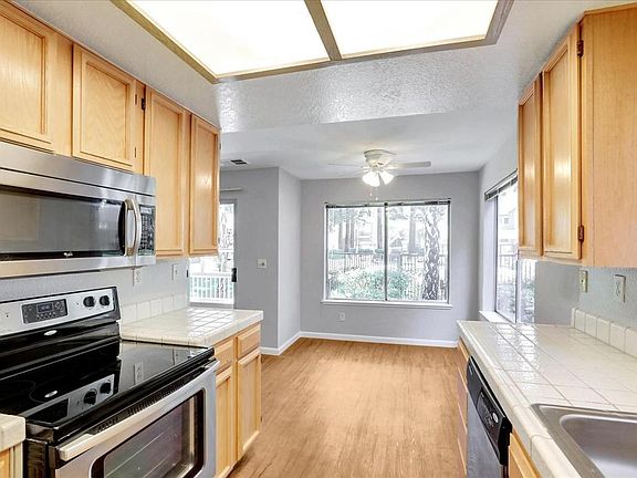 3rd image of 2532 Alveswood Cir