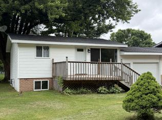 406 E Linden St, Abbotsford, WI 54405