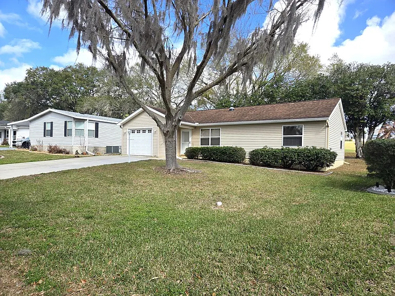 739 Heathrow Ave — Photo 3