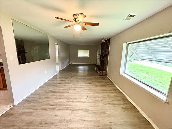 5th image of 10051 Royal Dr
