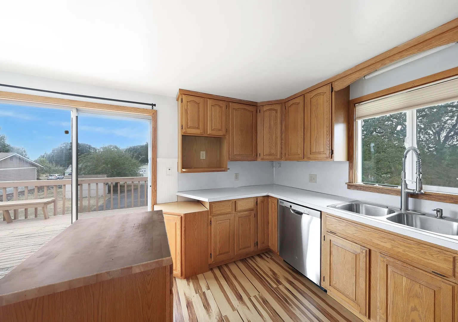 3 Bed 2.5 Bath - Pet Friendly - Landscaping Included - NAS Whidbey — Photo 3