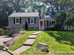 56 Darling St, Warwick, RI 02886