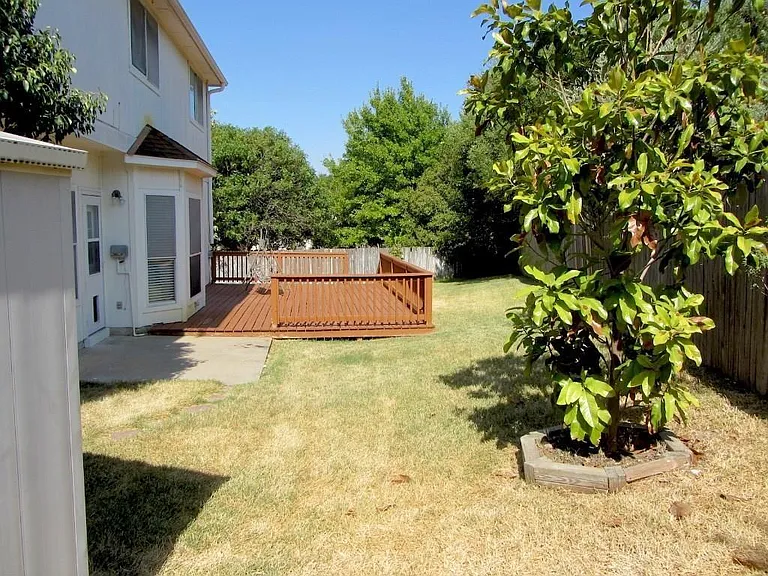1815 Hickory Ridge Cv — Photo 25