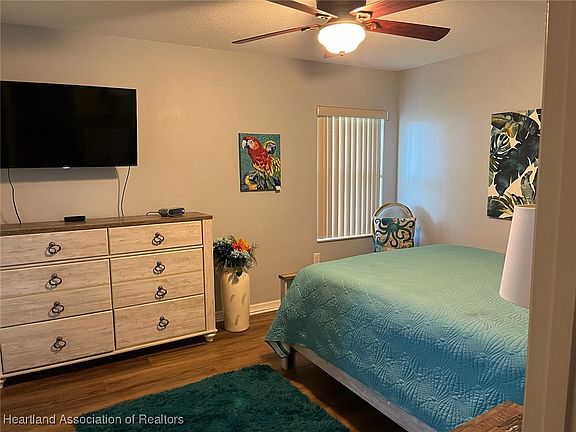 4th image of 176 Woodside Dr