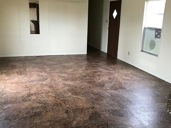 2nd image of 1518 Claire Ave Trlr C