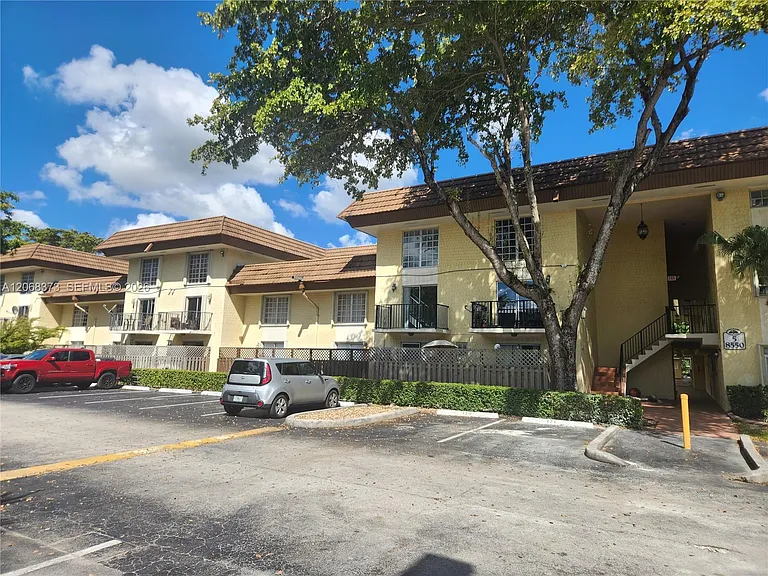8550 SW 109th Ave #5-207 — Photo 3
