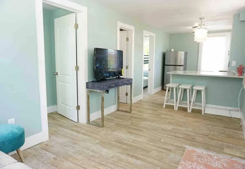111 N Hollywood Ave #1