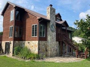 55 Walnut St, Kermit, WV 25674