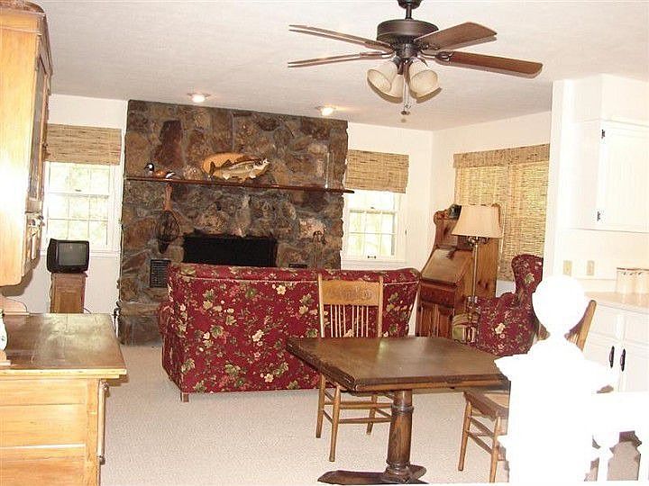 2nd image of 828 Santana Cir