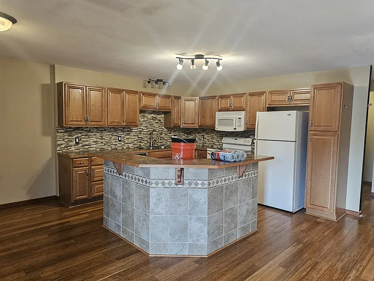 1843 Lachman Ave NE #1843 — Photo 4