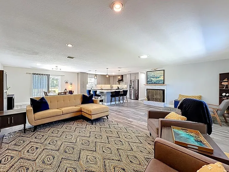 4400 Thermal Ln — Photo 8