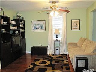 4th image of 416 Spruce Pl